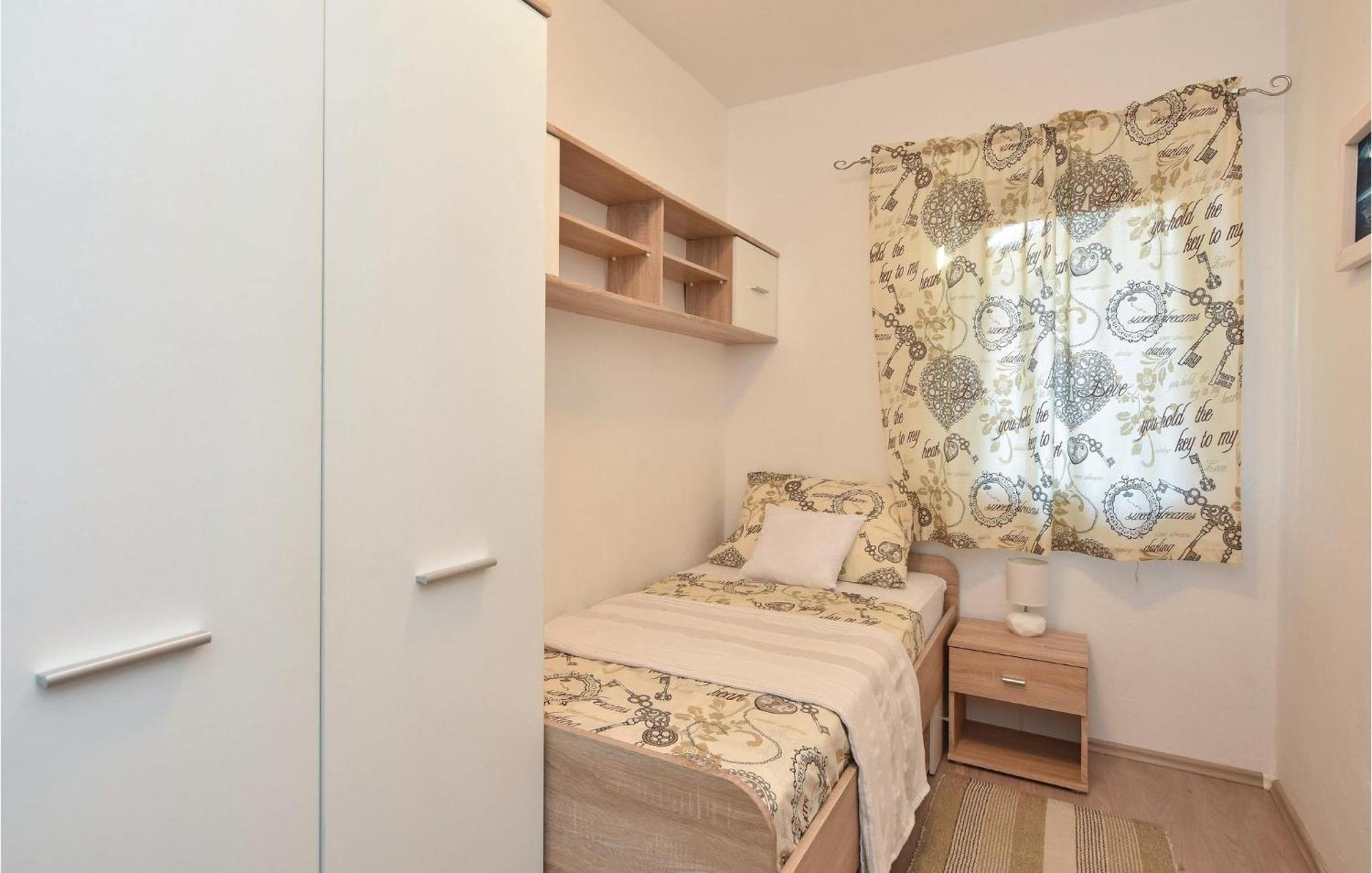 Lovely Home In Split With Jacuzzi المظهر الخارجي الصورة