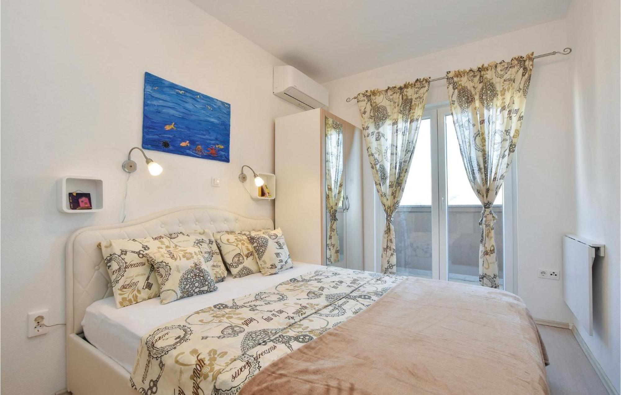 Lovely Home In Split With Jacuzzi المظهر الخارجي الصورة