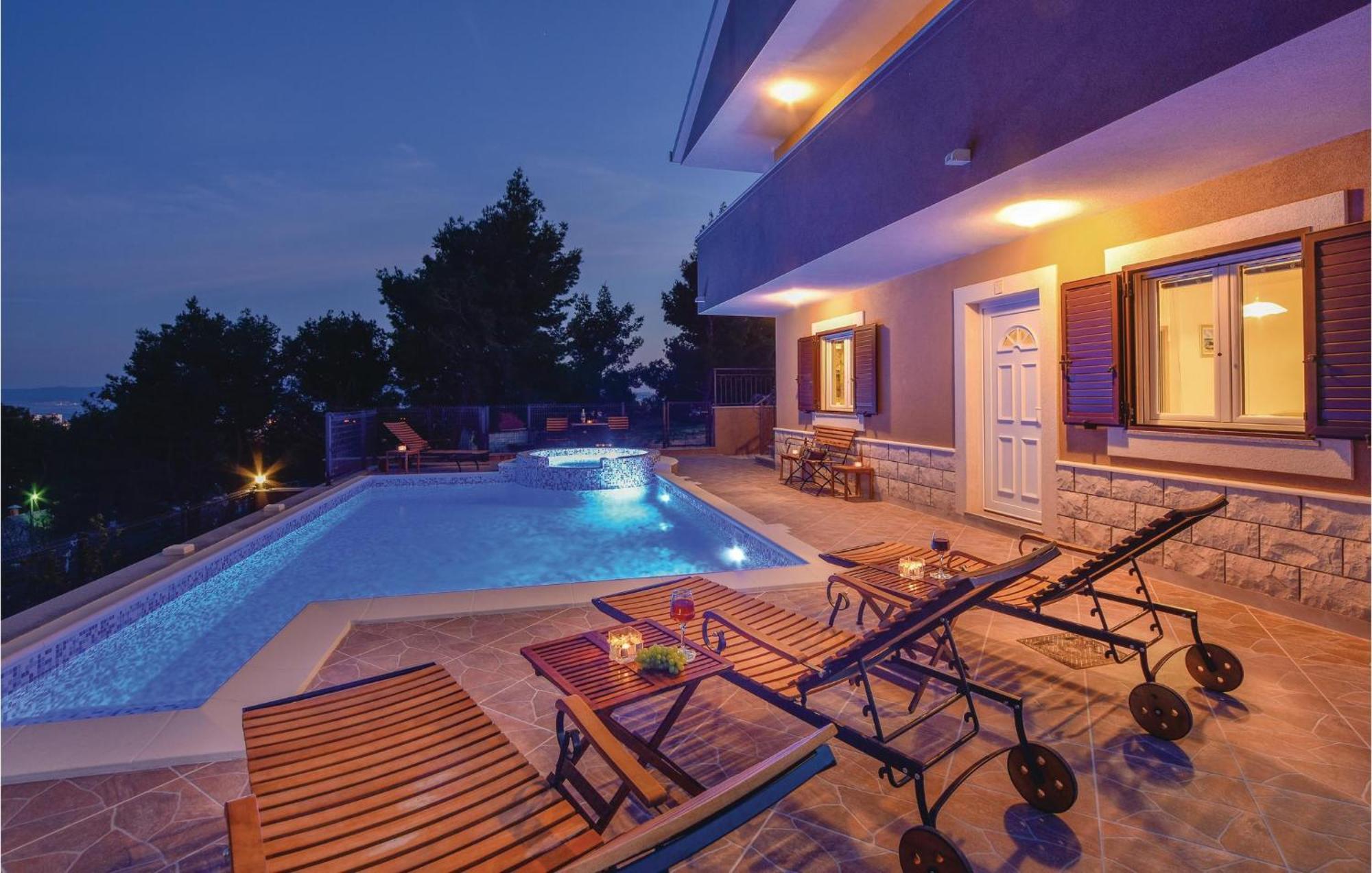 Lovely Home In Split With Jacuzzi المظهر الخارجي الصورة