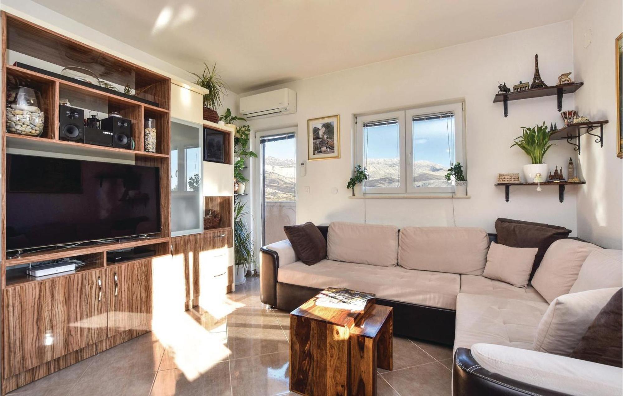 Lovely Home In Split With Jacuzzi المظهر الخارجي الصورة