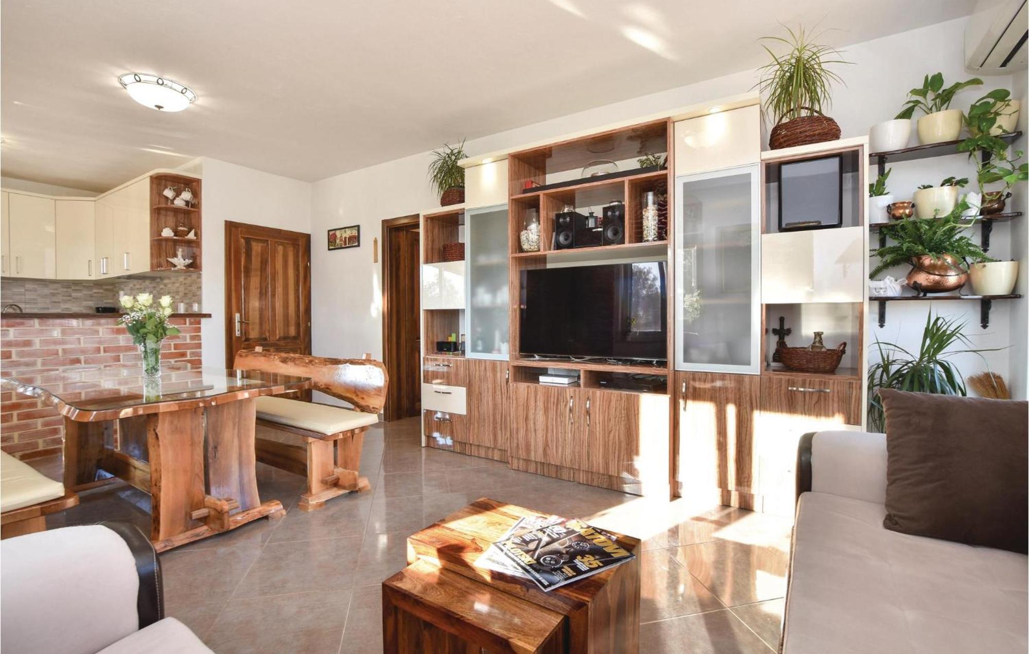 Lovely Home In Split With Jacuzzi المظهر الخارجي الصورة