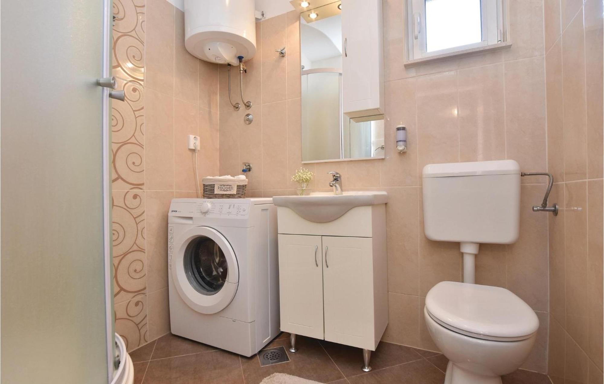 Lovely Home In Split With Jacuzzi المظهر الخارجي الصورة